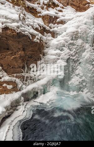 Lower Falls entlang des Johnston Creek im Banff National Park, Alberta, Kanada. Stockfoto