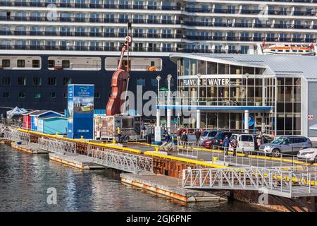 Kanada, Nova Scotia, Sydney, Kreuzfahrthafen mit Schiff Stockfoto