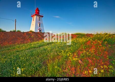 Kanada, Prince Edward Island. Souris East Lighthouse am Knight Point bei Sonnenaufgang. Kredit als: Mike Grandmaison / Jaynes Gallery / DanitaDelimont. com Stockfoto