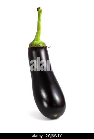 Aubergine auf weißem Hintergrund isoliert. Stockfoto