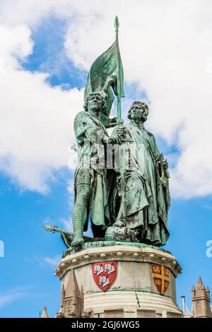 Statue von Jan Breydel und Pieter de Coninck auf dem Markt oder Marktplatz, Brügge, Westflandern, Belgien. Stockfoto