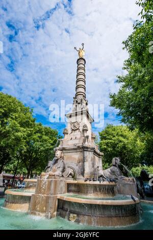 Statue des Sieges auf der Fontaine du Palmier oder Fontaine de la Victoire, Sphinx-Brunnen, Paris, Frankreich. Stockfoto