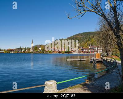 See und Dorf Schliersee in den bayerischen Alpen, Bayern, Deutschland Stockfoto