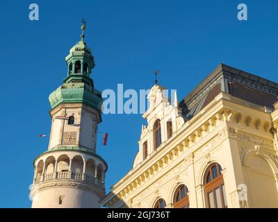 Feuerwache Turm (Tueztorony), das Wahrzeichen von Sopron am Hauptplatz. Sopron in Transdanubien im Westen Ungarns nahe der Grenze zu Österreich. E Stockfoto