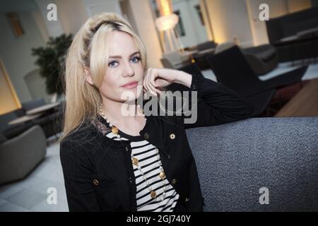 Der walisische Sänger Duffy wird während eines Interviews in Stockholm, Schweden, gesehen. Stockfoto