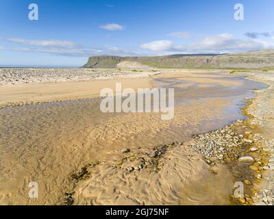 Sandstrand in Breidavik. Die abgelegenen Westfjorde (Vestfirdir) im Nordwesten Islands. Stockfoto