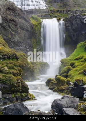 Dynjandi Wasserfall, eine Ikone der Westfjorde im Nordwesten Islands. Stockfoto