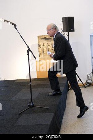 STOCKHOLM 20120211 Schwedens König Carl XVI Gustaf eröffnete am Samstag, den 11 2012. Februar, die neue koreanische Galerie im Museum der Fern-Osterantiquitäten in Stockholm, Schweden. Foto: Maja Suslin / SCANPIX / Kod 10300 Stockfoto