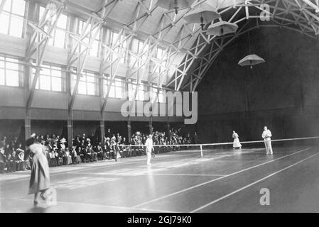 DATEI 1912 Finale in Mixed verdoppelt sich im Tennis bei den olympischen spielen in Stockholm 1912. Die Engländerin Edith Hannam und Charles Dixon gewannen die Goldmedaille und die Engländerin Helen Aitchison und Herbert Barrett wurden mit der Silbermedaille in Verzug gebracht. Foto:Scanpix Historical/ Kod:1900 Scanpix SCHWEDEN Stockfoto