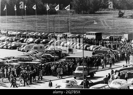 Ein IKEA-Store in Kungens Kurva südlich von Stockholm. Ein Verkauf nach einem Brand im Kaufhaus verursachte lange Schlangen. Stockfoto