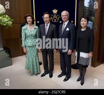 SEOUL 20120531 König Carl Gustaf und Königin Silvia von Schweden luden den den südkoreanischen Präsidenten Lee Myung-bak und seine Frau Kim Yoon-ok zum Abendessen ins Shilla Hotel in Seoul, Südkorea, 31. Mai 2012 ein. Die schwedischen Royals sind auf einem viertägigen Staatsbesuch in Südkorea. Foto Jonas Ekstromer / SCANPIX kod 10030 Stockfoto