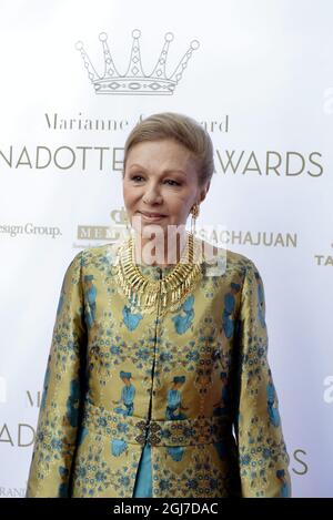 STOCKHOLM 2012-06-07 Irans ehemalige Königin Farah Pahlavi posiert, als sie am 7. Juni 2012 bei den Bernadotte Awards in Stockholm, Schweden, teilnimmt. Foto: Jessica Gow / SCANPIX SCHWEDEN / Code: 10070 Stockfoto