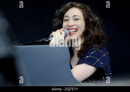 BORLANGE 20120628 Regina Spektor, russisch-amerikanische Singer-Songwriterin und Pianistin, tritt am 28. Juni 2012 beim Peace and Love Musikfestival außerhalb von Borlange, Mittelschweden, auf. Foto: Erik Martensson / SCANPIX / Code 10400 Stockfoto