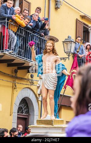 Italien, Sizilien, Provinz Palermo, Prizzi. 21. April 2019. Die Prozession der Misteri während der Osterwoche in der Hügelstadt Prizzi. (Nur Für Redaktionelle Zwecke) Stockfoto