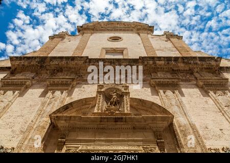 Italien, Apulien, Metropolitan Stadt Bari, Monopoli. Chiesa di Santa Maria del Suffragio, auch bekannt als La Chiesa del Purgatorio. Ein "Fegefeuer Kirche' Stockfoto