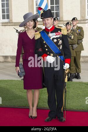 LUXEMBURG 20121020 Kronprinzessin Maria und Kronprinz Frederik von Dänemark bei der Hochzeit von Kronprinz Guillaume von Luxemburg und der belgischen Gräfin Stephanie de Lannoy am 20. Oktober 2012 in Luxemburg. Stockfoto