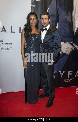 Stockholm 20121024 die britische Schauspielerin Naomie Harris und der schwedische Schauspieler Ola Rapace kommen zur schwedischen Gala-Premiere des neuen James-Bond-Films „Skyfall“ im Rigoletto-Theater in Stockholm. Foto: Stefan Söderström / XP / SCANPIX / kod 7120 Stockfoto