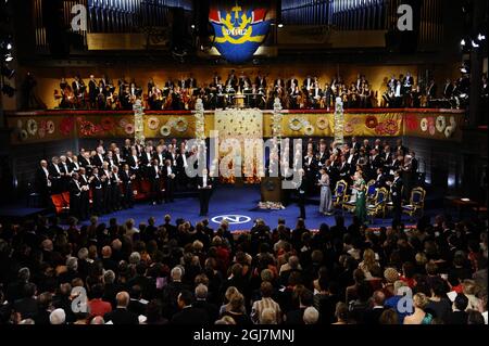 STOCKHOLM 20121210 Mo Yan aus China erhält den Nobelpreis für Literatur 2012 während der Verleihung des Nobelpreises in der schwedischen Konzerthalle von Stockholm am 10. Dezember 2012. Foto Henrik Montgomery / SCANPIX kod 10060 Stockfoto