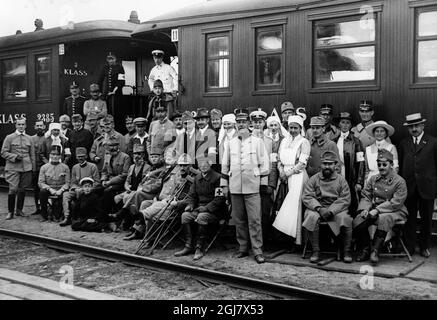 DATEI 1914-1918. Bild aus dem Ersten Weltkrieg. Behinderte Soldaten durch Schweden transportiert. Stockfoto