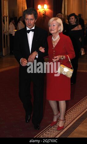 STOCKHOLM 2013-06-07 Walther Sommerlath und seine Frau Ingrid Sommerlath kommen am Freitag, den 7. Juni 2013, zu einem privaten Abendessen im Grand HÃ´tel in Stockholm im Zusammenhang mit den Hochzeitsfeiern von Prinzessin Madeleine von Schweden und Herrn Christopher OÂ’Neill an. Foto: Erik Martensson / SCANPIX / kod 10400 Stockfoto