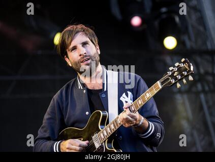 SIGTUNA 20130615 Adam Olenius, Sänger der schwedischen Band „Shout Out Louds“ tritt am 15. Juni 2013 beim Hultsfred Festival in Sigtuna, Schweden, auf. Foto: Christine Olsson / SCANPIX / Code 10430 Stockfoto