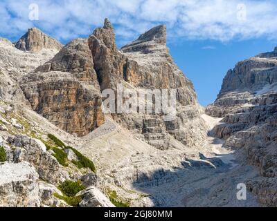 Bocca del Tuckett und Cima Sella. Die Brenta-Dolomiten, UNESCO-Weltkulturerbe. Italien, Trentino, Val Rendena Stockfoto