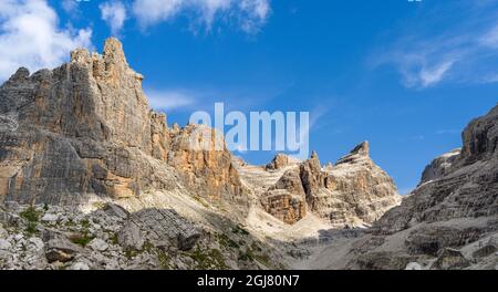 Bocca del Tuckett und Cima Sella. Die Brenta-Dolomiten, UNESCO-Weltkulturerbe. Italien, Trentino, Val Rendena Stockfoto