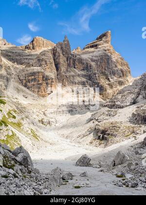 Bocca del Tuckett und Cima Sella. Die Brenta-Dolomiten, UNESCO-Weltkulturerbe. Italien, Trentino, Val Rendena Stockfoto