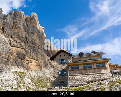 Berghütte Rifugio Tuckett e Sella. Die Brenta-Dolomiten, UNESCO-Weltkulturerbe. Italien, Trentino, Val Rendena. (Nur Für Redaktionelle Zwecke) Stockfoto