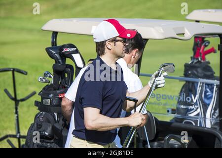 EKERUM 20130713 schwedens Kronprinzessin VictoriaÂ´s Ehemann Prinz Daniel auf dem Golfplatz während des jährlichen „Victoria Golf Turniers“, das auf der Insel Oland außerhalb von Schweden stattfindet. Einen Tag vor der Feier des Geburtstages der Kronprinzessin am 14. juli. Foto: Suvad Mrkonjic / XP / SCANPIX / kod 7116 ** OUT AFTONBLADET ** **SWEDEN OUT** Stockfoto