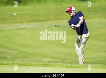 EKERUM 20130713 schwedens Kronprinzessin VictoriaÂ´s Ehemann Prinz Daniel auf dem Golfplatz während des jährlichen „Victoria Golf Turniers“, das auf der Insel Oland außerhalb von Schweden stattfindet. Einen Tag vor der Feier des Geburtstages der Kronprinzessin am 14. juli. Foto: Suvad Mrkonjic / XP / SCANPIX / kod 7116 ** OUT AFTONBLADET ** **SWEDEN OUT** Stockfoto