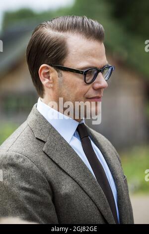 STOCKHOLM 20130813 Prinz Daniel wird bei einem Besuch in einem Sommerlager in seiner Heimatstadt Ockelbo, Schweden, am 13. August 2013 mit Jugendlichen gesehen. Foto: Suvad Mrkonjic / XP / SCANPIX / kod 7116 ** OUT SWEDEN OUT** Stockfoto