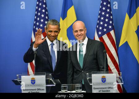 STOCKHOLM 20130904S US-Präsident Barack Obama und der schwedische Premierminister Fredrik Reinfeldt während der Pressekonferenz in den Regierungsbüros in Stockholm, Schweden, am 4. September 2013. Präsident Obama ist vor einem G20-Gipfel in Russland zu bilateralen Gesprächen in Schweden. Foto Jonas Ekstromer / SCANPIX kod 10030 Stockfoto