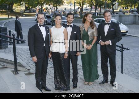 STOCKHOLM 20130914 Prinz Daniel, Kronprinzessin Victoria, Prinz Carl Philip, Prinzessin Madeleine und Herr Christopher O'Neill beim Abendessen der schwedischen Regierung anlässlich des 40. Jubiläums des Königs, Nordiska Museet, Stockholm. Foto: Fredrik Sandberg / SCANPIX / Code 10080 Stockfoto