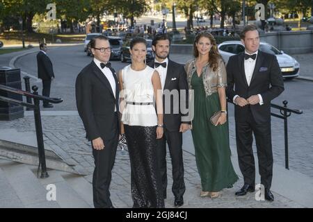 STOCKHOLM 20130914 Prinz Daniel, Kronprinzessin Victoria, Prinz Carl Philip, Prinzessin Madeleine und Herr Christopher O'Neill beim Abendessen der schwedischen Regierung anlässlich des 40. Jubiläums des Königs, Nordiska Museet, Stockholm. Foto: Fredrik Sandberg / SCANPIX / Code 10080 Stockfoto