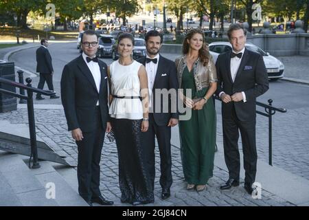 STOCKHOLM 20130914 Prinz Daniel, Kronprinzessin Victoria, Prinz Carl Philip, Prinzessin Madeleine und Herr Christopher O'Neill beim Abendessen der schwedischen Regierung anlässlich des 40. Jubiläums des Königs, Nordiska Museet, Stockholm. Foto: Fredrik Sandberg / SCANPIX / Code 10080 Stockfoto