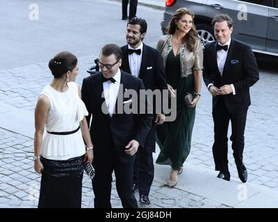 STOCKHOLM 20130914 Prinz Daniel, Kronprinzessin Victoria, Prinz Carl Philip, Prinzessin Madeleine und Herr Christopher O'Neill beim Abendessen der schwedischen Regierung anlässlich des 40. Jubiläums des Königs, Nordiska Museet, Stockholm. Foto: Claudio Bresciani / SCANPIX / Code 10090 Stockfoto