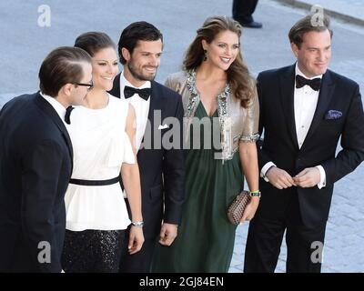 STOCKHOLM 20130914 Prinz Daniel, Kronprinzessin Victoria, Prinz Carl Philip, Prinzessin Madeleine und Herr Christopher O'Neill beim Abendessen der schwedischen Regierung anlässlich des 40. Jubiläums des Königs, Nordiska Museet, Stockholm. Foto: Claudio Bresciani / SCANPIX / Code 10090 Stockfoto