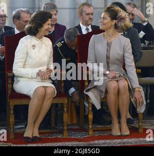 UPPSALEN 2013-09-24 Königin Silvia und Kronprinzessin Victoria nehmen an der Eröffnung der Generalsynode in der Kathedrale von Uppsalen Teil. Foto: Bertil Enevag Ericson / TT / kod 10000 Stockfoto