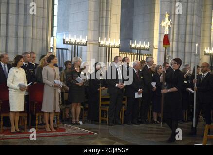 UPPSALEN 2013-09-24 Königin Silvia und Kronprinzessin Victoria nehmen an der Eröffnung der Generalsynode in der Kathedrale von Uppsalen Teil. Foto: Bertil Enevag Ericson / TT / kod 10000 Stockfoto