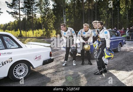 KUMLA 20130928 der schwedische Prinz Carl Philip am Samstag, den 28. September 2013, und die Rennfahrer Fredrik Ekblom, thed Bjork und Marcus Ericsson, nachdem der Prinz in Kumla, Schweden, eine neue Rennstrecke für behinderte Menschen eingeweiht hatte. Foto: Per Knutsson / TT / kod 11380 Stockfoto