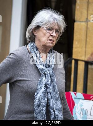 *** EXKLUSIV ** CHIPPING NORTON 20131020 Foto-Datum 20131003 SwedenÂ´s Prinzessin Margraretha, Mrs. Ambler, wird in ihrer Heimatstadt Chipping Norton in Großbritannien, 3. Oktober 2013, gesehen. Prinzessin Margaretha ist die Schwester von König Carl XVI Gustaf von Schweden und hat die königliche Welt für ein normales Leben in einem kleinen englischen Dorf verlassen. Foto: Suvad Mrkonjic / XP / SCANPIX / kod 7116 ** AUS SCHWEDEN HERAUS ** Stockfoto