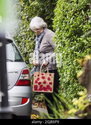 *** EXKLUSIV ** CHIPPING NORTON 20131020 Foto-Datum 20131003 SwedenÂ´s Prinzessin Margraretha, Mrs. Ambler, wird in ihrer Heimatstadt Chipping Norton in Großbritannien, 3. Oktober 2013, gesehen. Prinzessin Margaretha ist die Schwester von König Carl XVI Gustaf von Schweden und hat die königliche Welt für ein normales Leben in einem kleinen englischen Dorf verlassen. Foto: Suvad Mrkonjic / XP / SCANPIX / kod 7116 ** AUS SCHWEDEN HERAUS ** Stockfoto