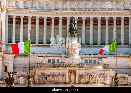 Sonnenstrahlen Victor Emanuele Monument Grab Unbekannter Soldat, Rom, Italien. 1911 erstelltes Denkmal für den ersten König eines vereinten Italiens. Stockfoto