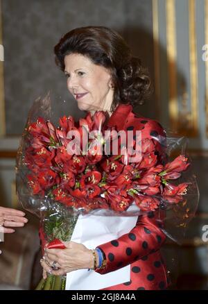 STOCKHOLM 2013-12-18 Königin Silvia bei einem Empfang anlässlich ihres 70. Geburtstages im Königlichen Palast in Stockholm, Schweden, am 18. Dezember 2013. Foto: Janerik Henriksson / TT / Kod 10010 Stockfoto