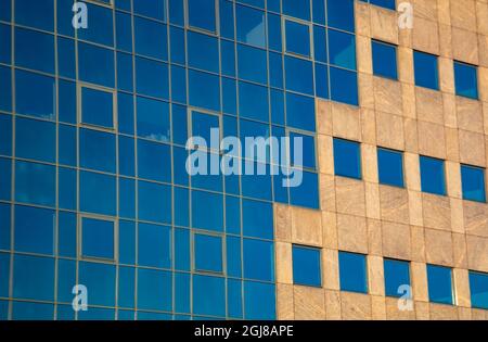 Europa, Niederlande, Den Haag. Abstrakt von architektonischen Details in einem modernen Gebäude. Stockfoto
