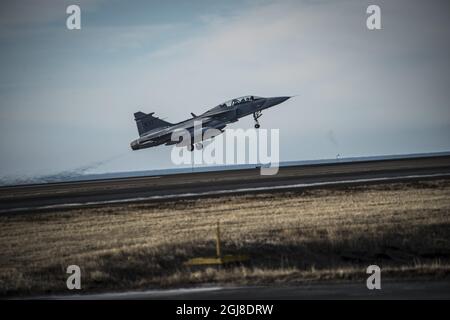 *für Ihre Dateien* ICELAND2014-03-24 * Fotodatum 2014-02-12* Ein JAS Gripen-Abfangjäger der schwedischen Luftwaffe ist während der NATO-Übung im Februar 2014 in Island zu sehen.Foto: Yvonne Asell / SVD / TT / Kod: 30202 ** OUT SWEDEN OUT ** Stockfoto