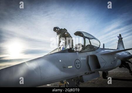 *für Ihre Dateien* ICELAND2014-03-24 * Fotodatum 2014-02-12* Ein JAS Gripen-Abfangjäger der schwedischen Luftwaffe ist während der NATO-Übung im Februar 2014 in Island zu sehen.Foto: Yvonne Asell / SVD / TT / Kod: 30202 ** OUT SWEDEN OUT ** Stockfoto