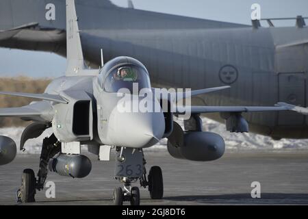 *für Ihre Dateien* ICELAND2014-03-24 * Fotodatum 2014-02-12* Ein JAS Gripen-Abfangjäger der schwedischen Luftwaffe ist während der NATO-Übung im Februar 2014 in Island zu sehen.Foto: Yvonne Asell / SVD / TT / Kod: 30202 ** OUT SWEDEN OUT ** Stockfoto