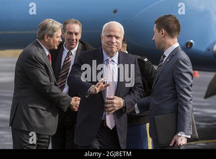 Tallinn 2014-04-14 Eine Delegation von US-Senatoren unter der Leitung von Senator John McCain wird Estland vom 14. Bis 15. April besuchen, um sich mit den estnischen Regierungsvertretern zu treffen. Zu der Delegation werden Senator John McCain und Senator John Hoeven gehören. Dieser Besuch ist Teil eines größeren regionalen Besuchs, der auch Stationen in Norwegen, Lettland, Litauen und der Republik Moldau umfassen wird. Foto Karli Saul/SCANPIX / SCANPIX BALTICS / TT / kod 20985 Ref: ** Stockfoto